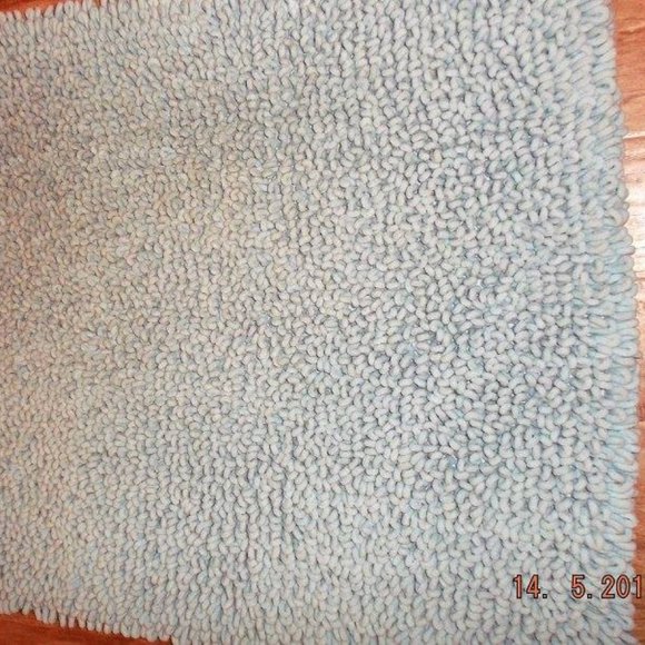 Chenille Throw Rug - Picture 3 of 3